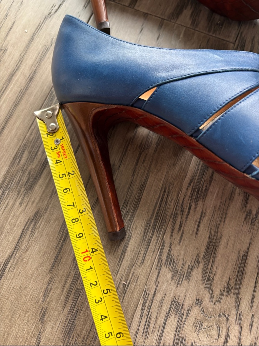 Bottega Veneta Blue Leather Lace-Up Pointed-Toe Heels - Picture 10 of 12